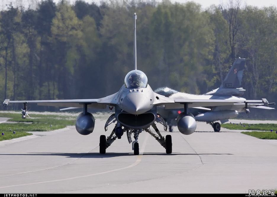 F-16